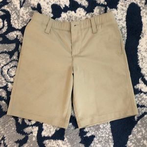 Boys size 7 EUC Under Armour shorts